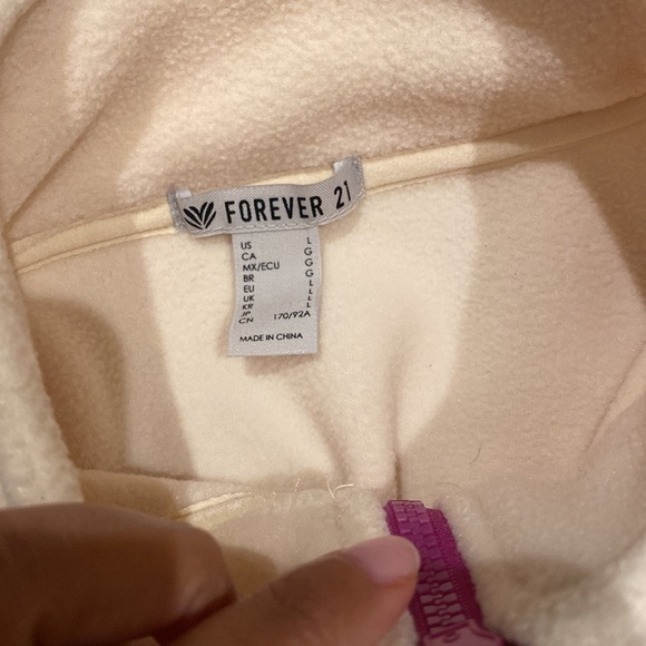 Forever 21 Sherpa - Picture 4 of 4